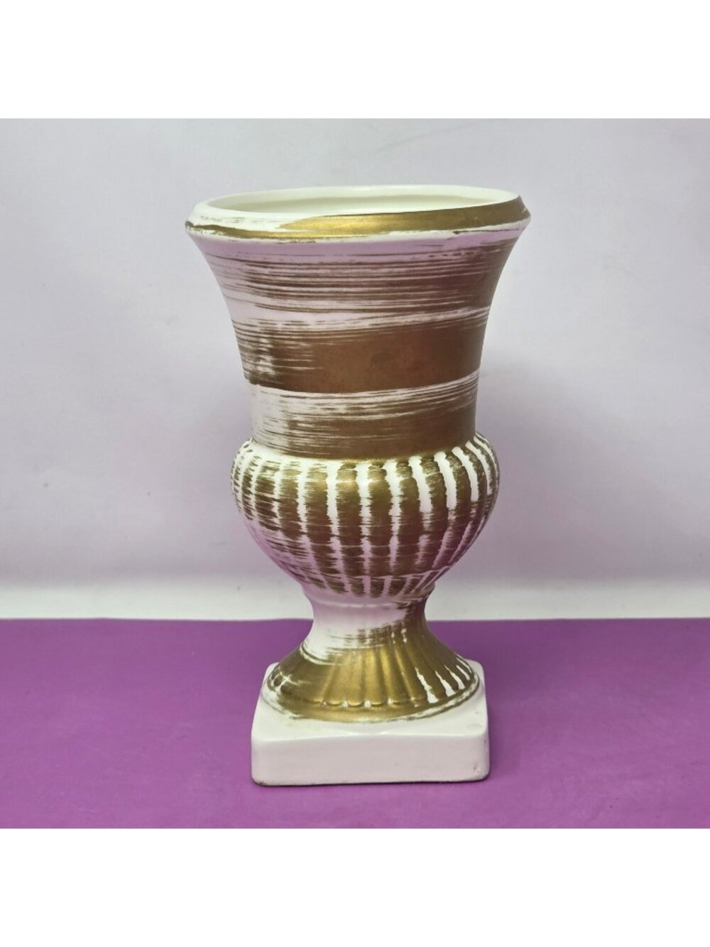 Gold & White Artmark Ceramic‎ Vase Made In Japan With Distressed Finish Accent